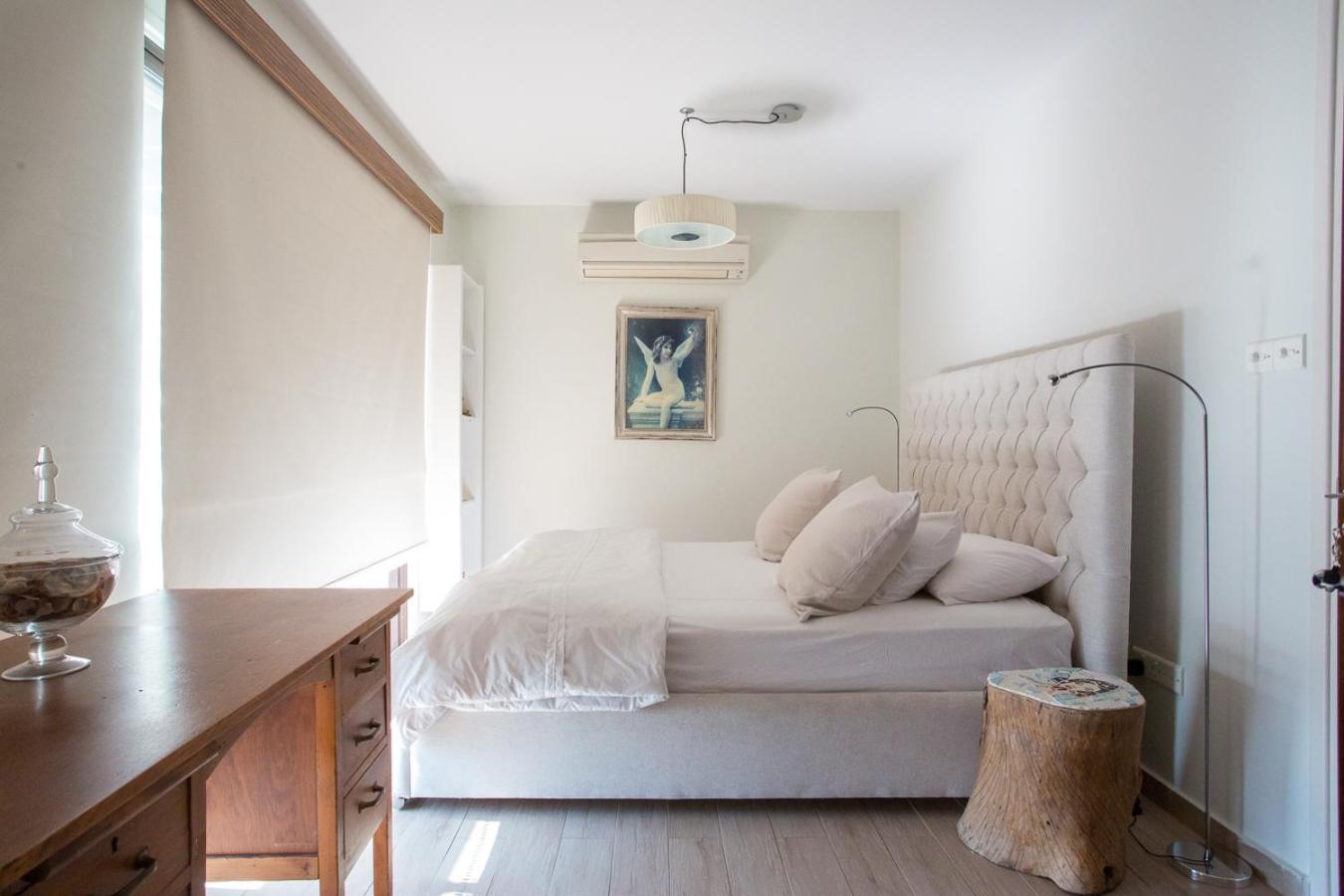 Penthouse Duplex Overlooking The Mediterranean Larnaca Exterior foto