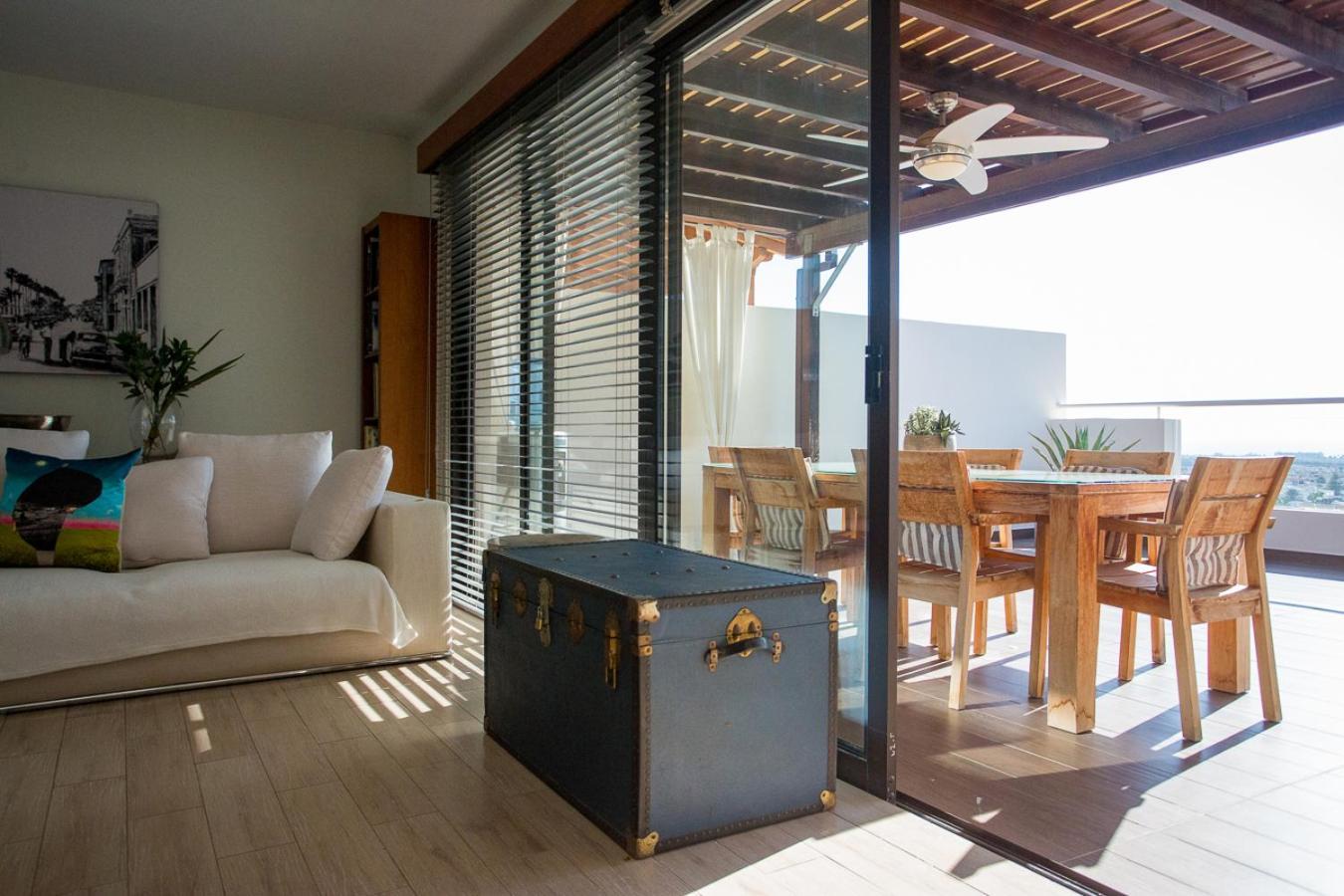 Penthouse Duplex Overlooking The Mediterranean Larnaca Exterior foto